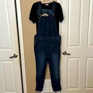 Trendy Woman’s Denim Overalls